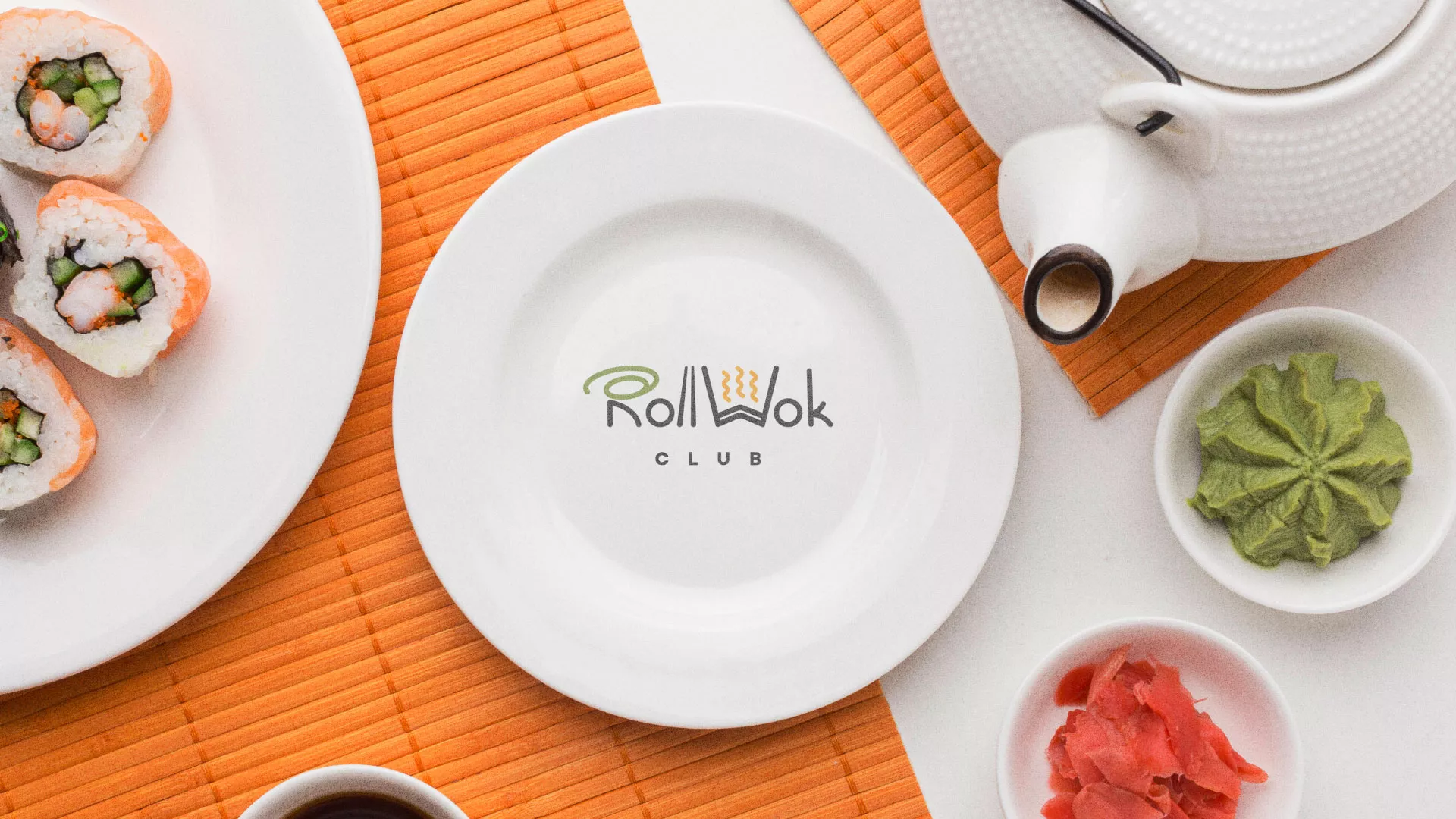 Разработка логотипа и фирменного стиля суши-бара «Roll Wok Club» в Чекалине